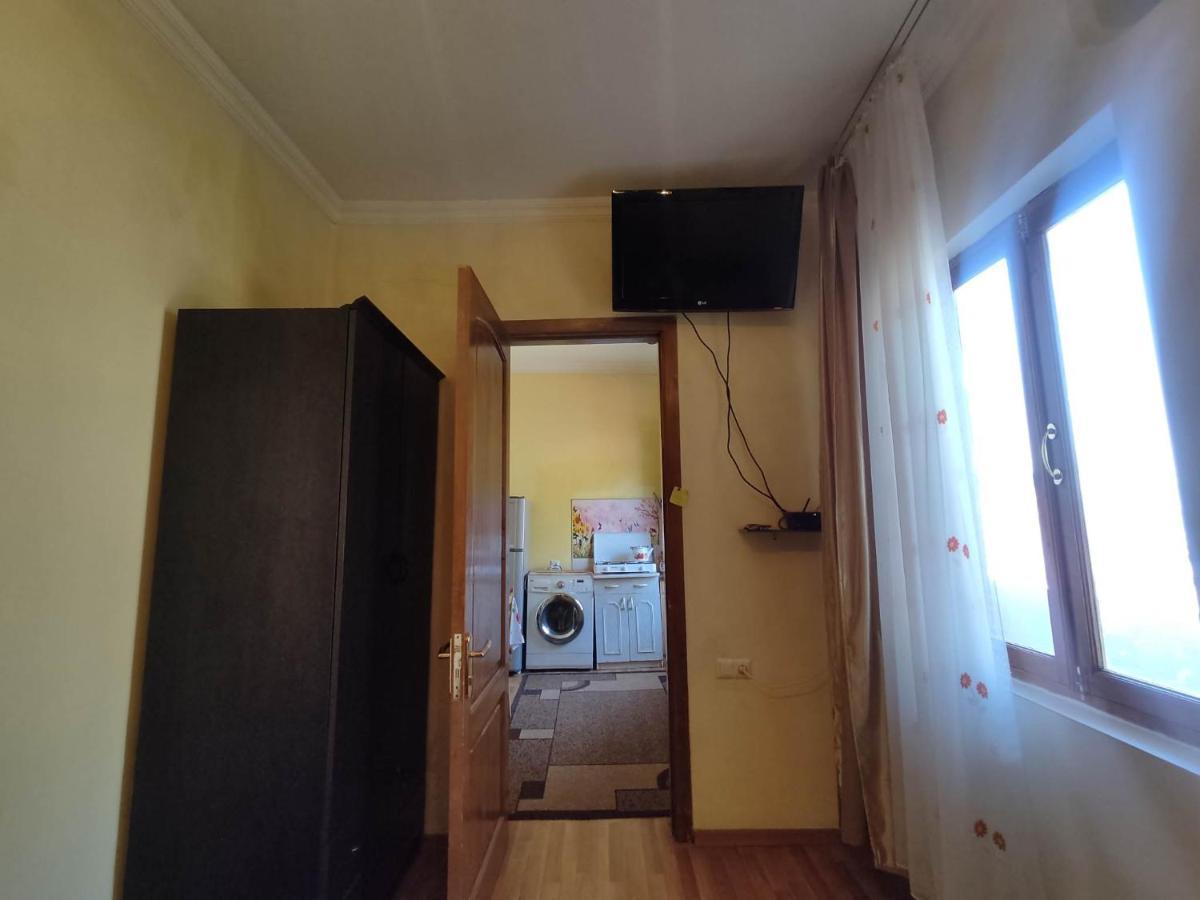 Apartamento Edlen Tiflis Exterior foto